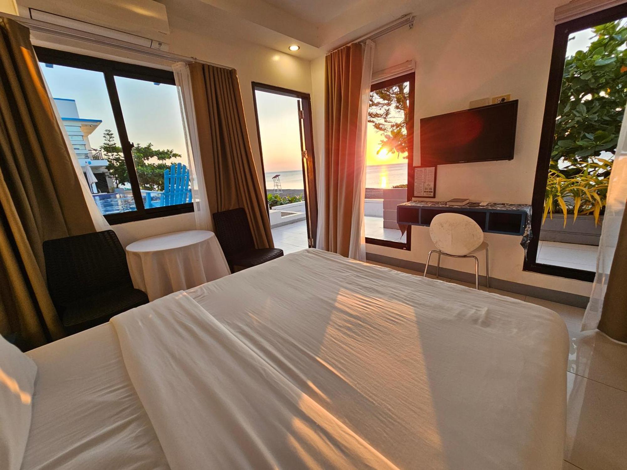 Blue Coast Beach Hotel Santa Ana  Bagian luar foto